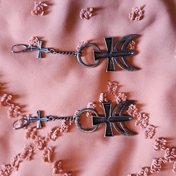 Killstar earrings - Picture 4 of 4